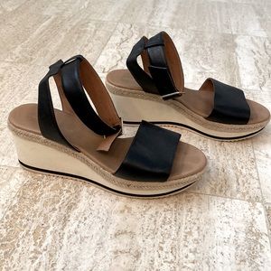 Andre Assous ankle strap wedge sandal 8.5